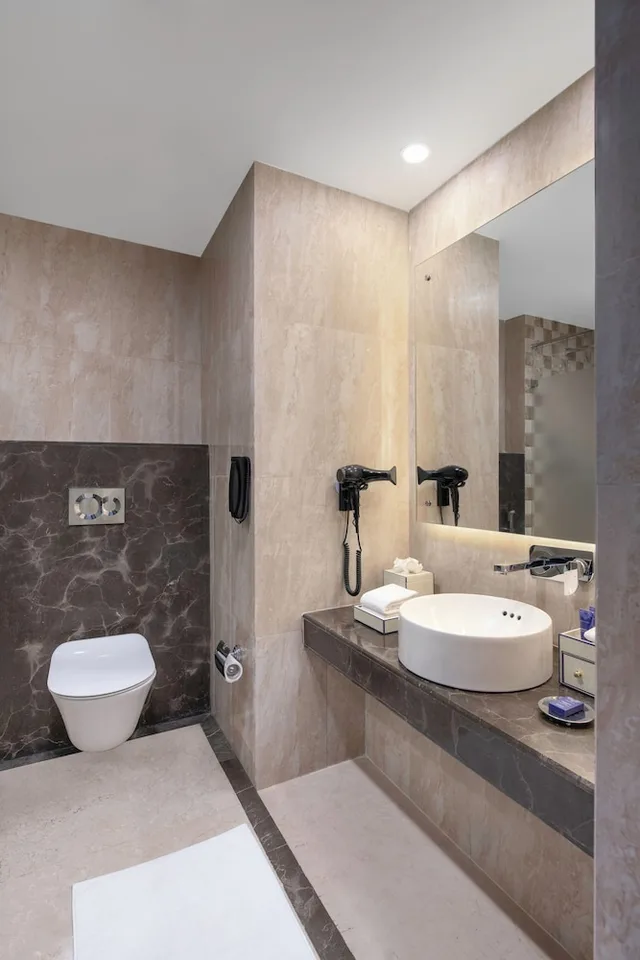 غرفة بريميوم بسرير كينج، Vivanta Jamshedpur, Golmuri 6/6