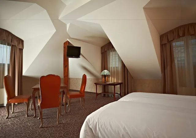 جناح جونيور بسرير كينج، Justus Hotel 1/5
