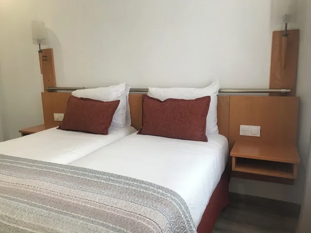 غرفة بسريرين منفصلين، Morand Hotel 4/10