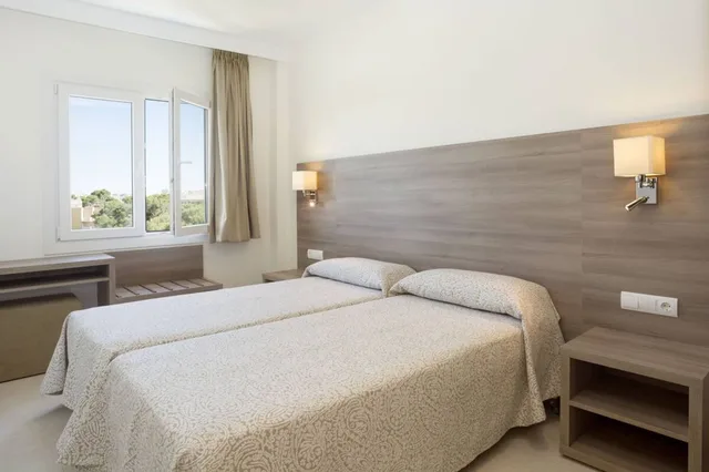 شقة بسريرين منفصلين بإطلالة على البحر بغرفة نوم واحدة مع أريكة، Cabot Tres Torres Apartamentos 2/10