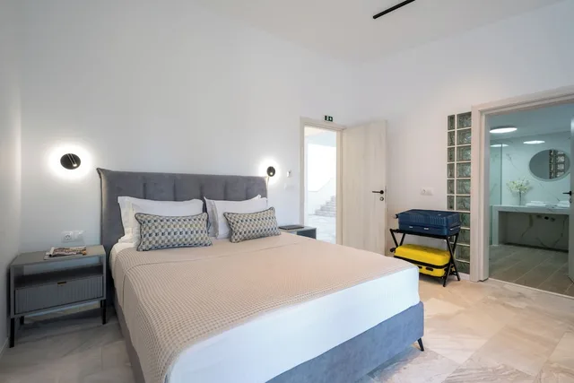 جناح فاخر بسرير مزدوج وسرير فردي مع أريكة، Palma Village by Greek Pride 2/9
