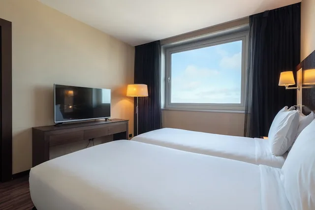 جناح جونيور بسرير كينج مع أريكة، Leonardo Royal Hotel Barcelona Forum 2/7