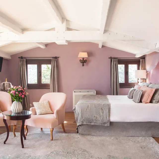 جناح جونيور بسرير كينج، Chateau Eza 5/6