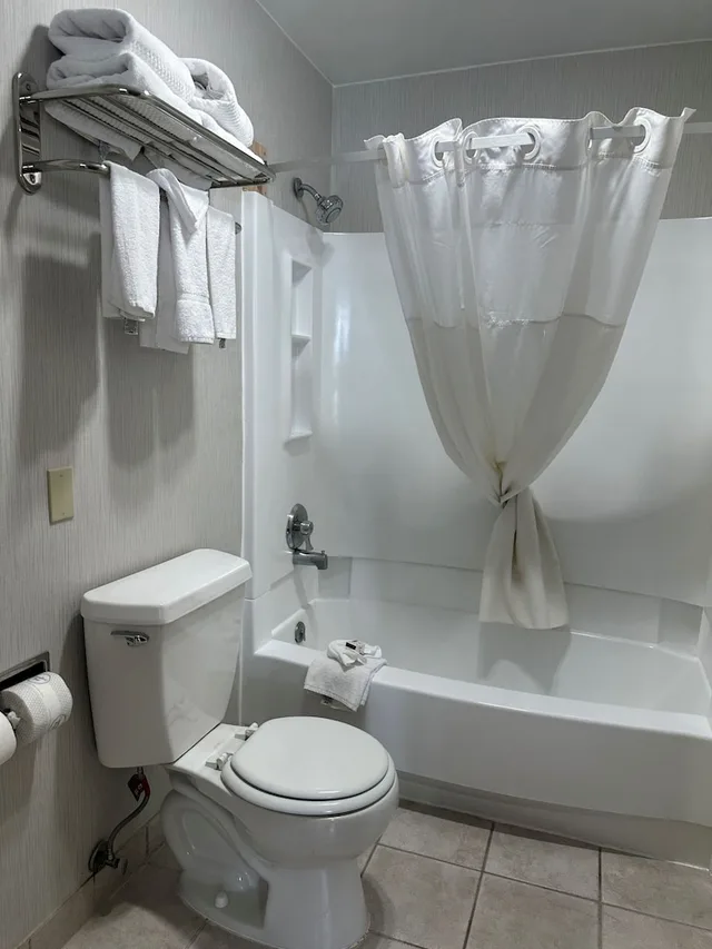 غرفة بسريرين كوين يُسمح فيها بالحيوانات الأليفة، Wingate by Wyndham Gunnison Near Western Colorado University 6/10
