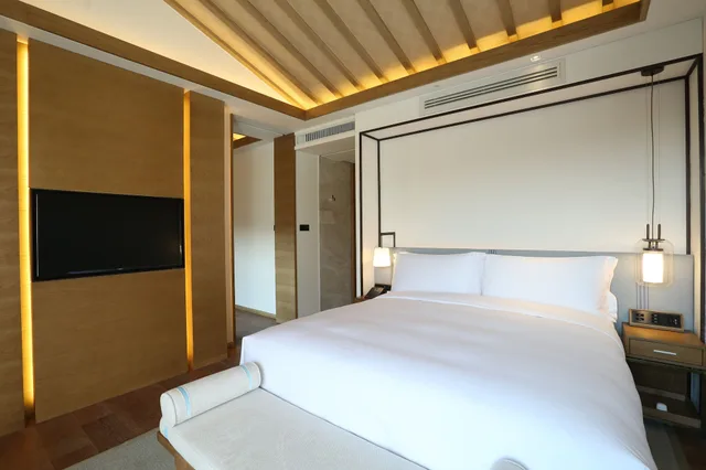 جناح سوبيريور بسرير كينج، The Sifang Hotel Nanjing, Autograph Collection 1/3