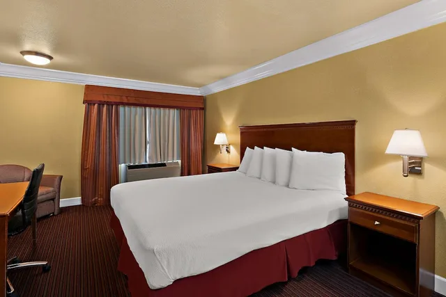غرفة قياسية بسرير كينج لذوي الإعاقة، Best Western Willits Inn 4/7