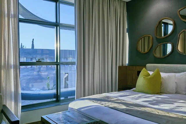 Deluxe, Double Bed, Cresta Jwaneng 7/10