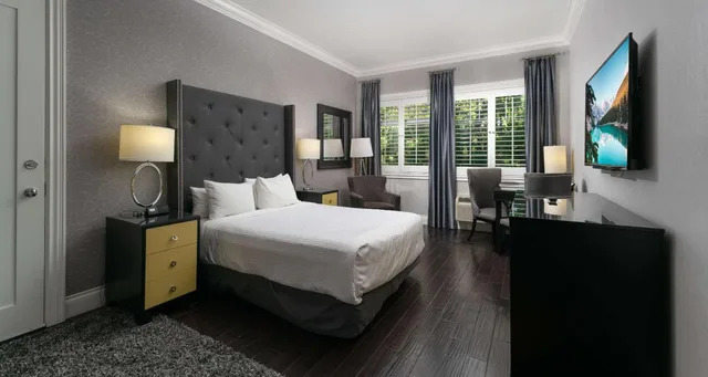 غرفة بسرير كينج وسرير كوين، Prestige Oceanfront Resort, WorldHotels Luxury 3/5