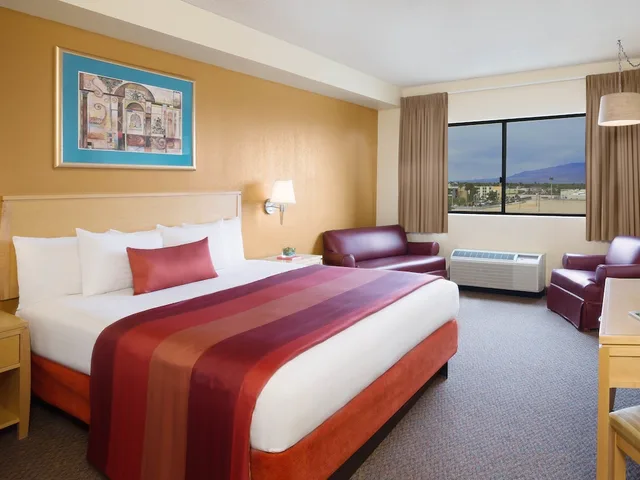 Klondike, Standard, King Bed، Arizona Charlies Decatur 1/3