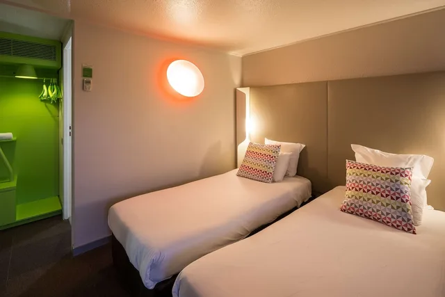 Standard, Twin Beds, Hotel Campanile Montesson Le Vesinet 3/10