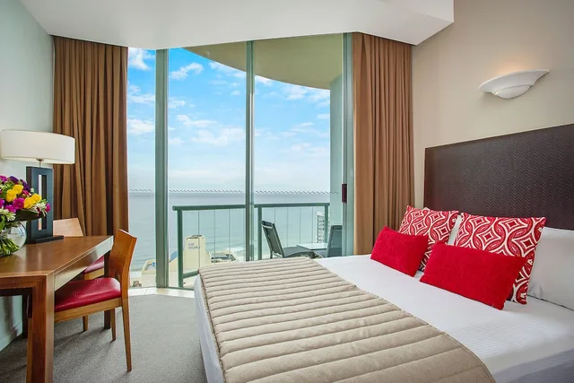 Ocean, Deluxe, Twin Beds، Mantra Legends Surfers Paradise 4/7