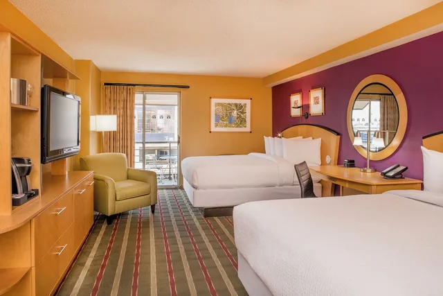 Deluxe, 2 Queen Beds, Balcony, Pier 5 Hotel Baltimore, MD 1/1