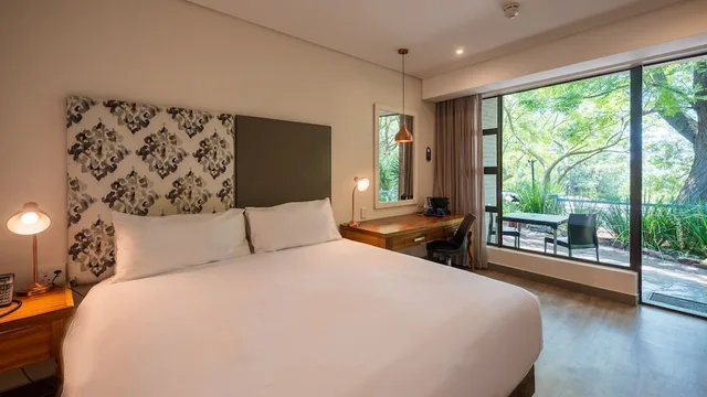 غرفة ديلوكس بسرير كينج، ANEW Resort Hunters Rest Rustenburg 1/8