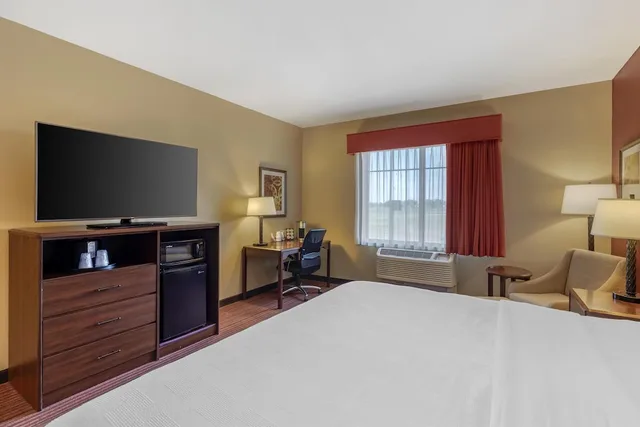 غرفة قياسية بسرير كينج، Best Western Plus Hudson Hotel & Suites 5/10