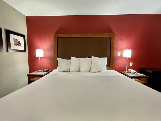 جناح بزنس بسرير كوين، FairBridge Inn & Suites Fort Wayne 1/2