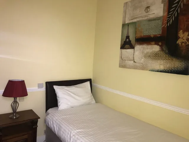 غرفة مفردة، Barons Court Hotel 10/13