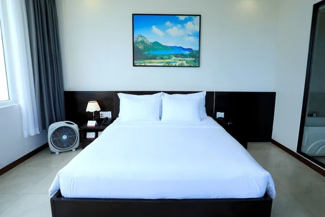 غرفة بريميير ديلوكس بسرير كينج بإطلالة على الجبل، Orson Hotel and Resort Con Dao 1/4