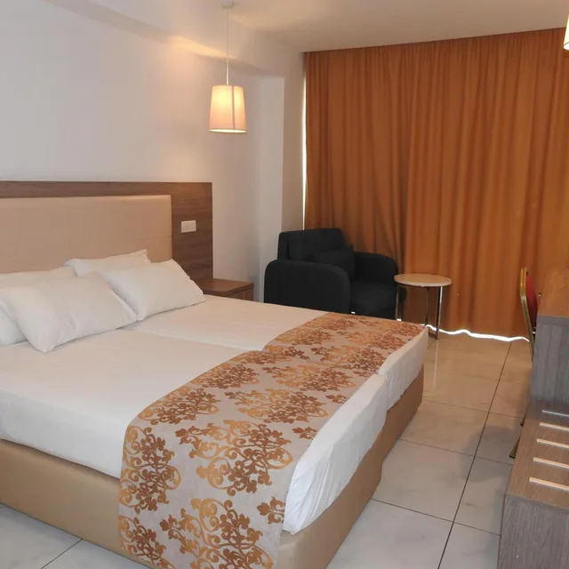 غرفة اقتصادية بسرير مزدوج أو سريرين منفصلين، Corfu 3/8