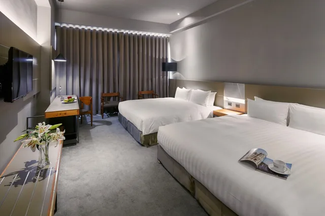 غرفة سوبيريور رباعية بسريرين كوين، Orient Luxury Hotel 1/2