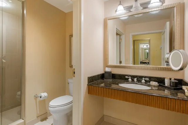 Suite, King Bed, Sofa, Omni Orlando Resort At Championsgate 2/2