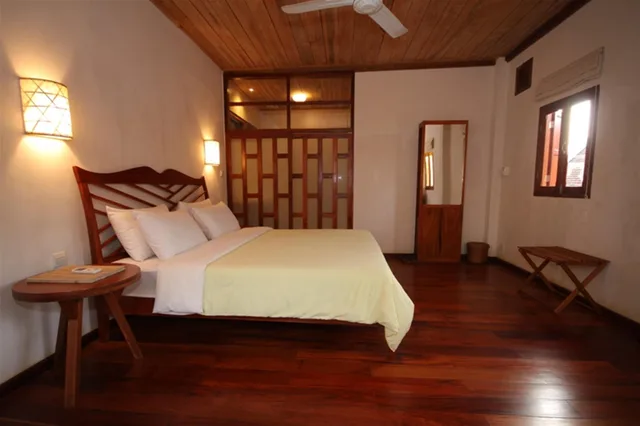 Studio, 1 Single and 2 Double Beds، Sala Prabang Hotel 2/2