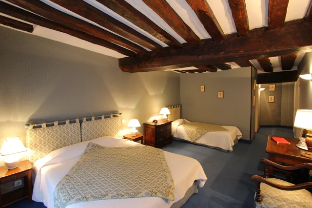Charming, Double Bed، HOTEL DE LA BRETONNERIE 10/10