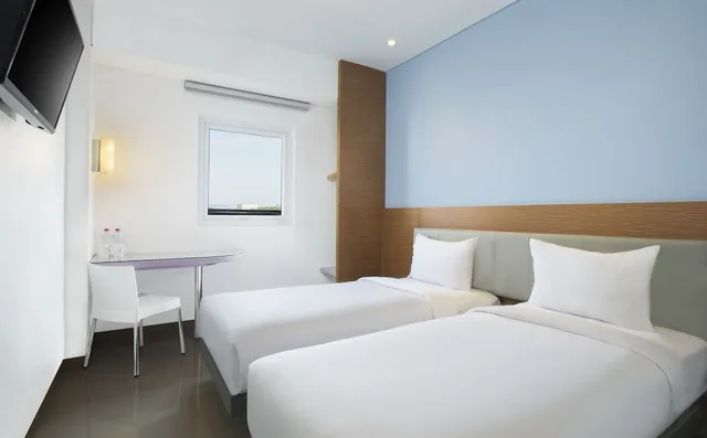 Smart Room Queen، Amaris Hotel Madiun 1/4