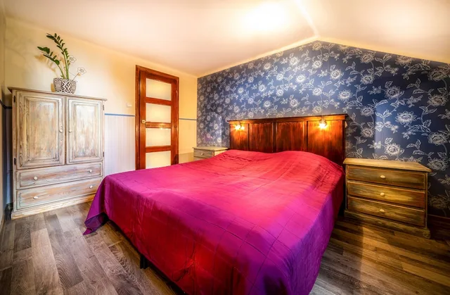 غرفة قياسية بأربعة أسرّة بإطلالة على المدينة بحمام خاص، Old Town Hostel Kanonia Apartments 1/6