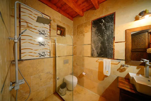 جناح بسرير كوين بجاكوزي، Nar Cave House & Swimming Pool 3/6