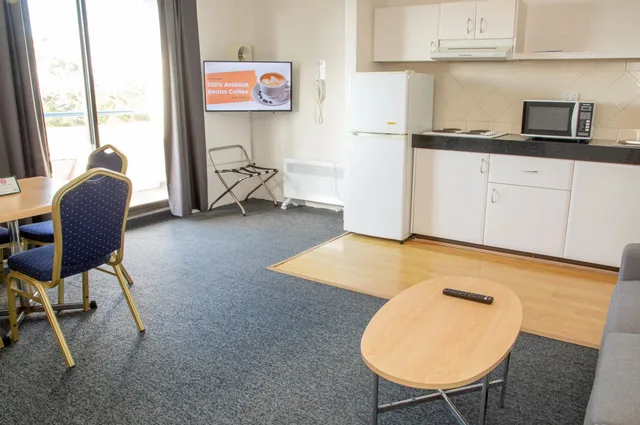 Two Bedroom Suite، Atrium Hotel Mandurah 1/1