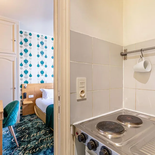 غرفة قياسية بمطبخ صغير، Hotel Romance Malesherbes By Patrick Hayat Formerly Romance Malesherbes 4/10