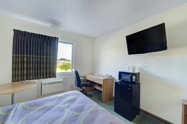 غرفة بسريرين مزدوجين للمدخنين، Capital O Amerihost Inn and Suites Kingdom City Hwy 54 MO 3/5