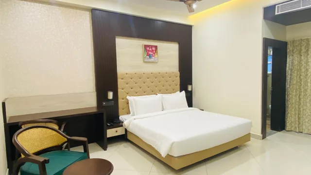 Superior, King Bed, 7 Hills Hotel and Resort Nalanda 1/1