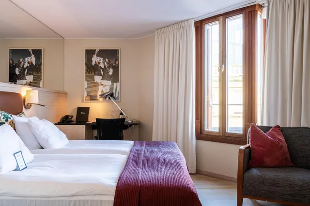 غرفة قياسية بسريرين منفصلين، Berns Hotel 3/9