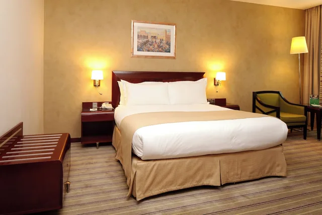 غرفة قياسية بسريرين منفصلين بإطلالة على المدينة للمدخنين، هوليداي إن - العليا(Holiday Inn Olaya) 9/10