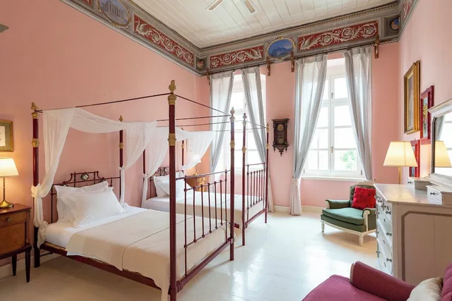 غرفة سوبيريور بسرير كينج بشرفة، Villa Maria 2/10