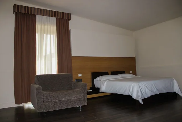 غرفة قياسية ثلاثية بثلاثة أسرّة، Hotel San Nicola 7/10