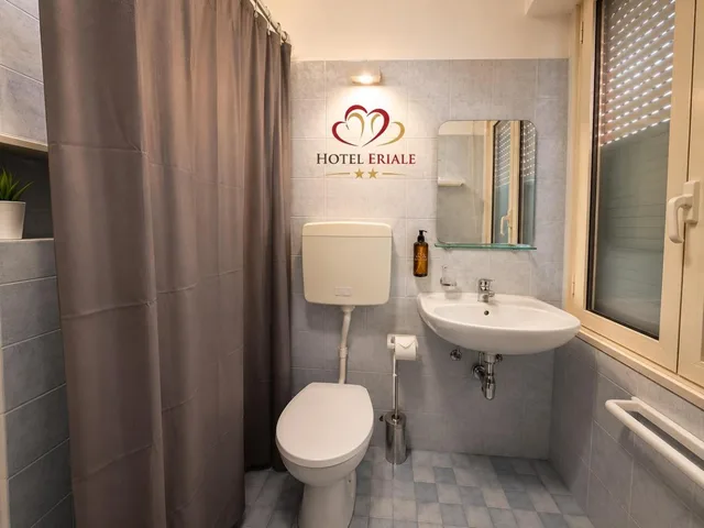 غرفة قياسية بسرير مزدوج، HOTEL RIMINI ERIALE 6/7