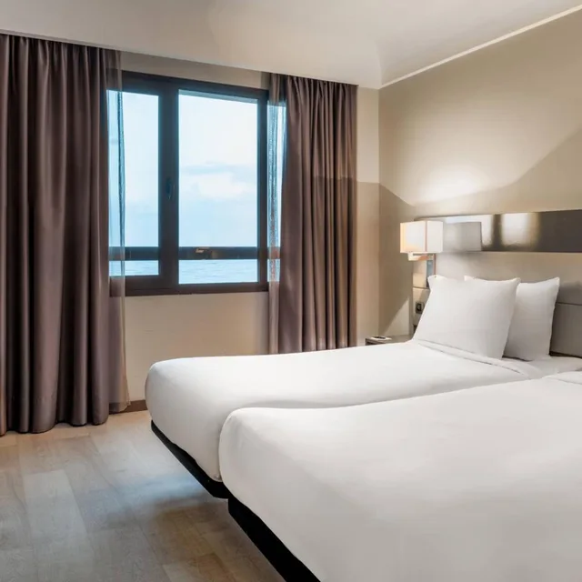 غرفة بسريرين منفصلين بإطلالة على البحر، Ac Hotel Iberia Las Palmas By Marriott 1/10