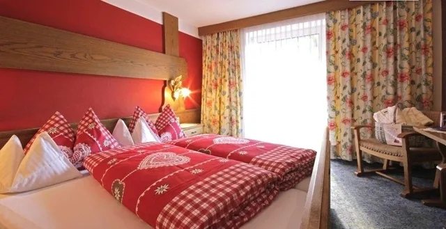 غرفة تقليدية بسرير مزدوج بإطلالة على الجبل بشرفة، Larchenhof 3/4