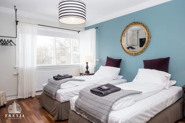 جناح سوبيريور بسريرين كينج وسرير فردي بشرفة، FREYJA GUESTHOUSE & SUITES 1/9