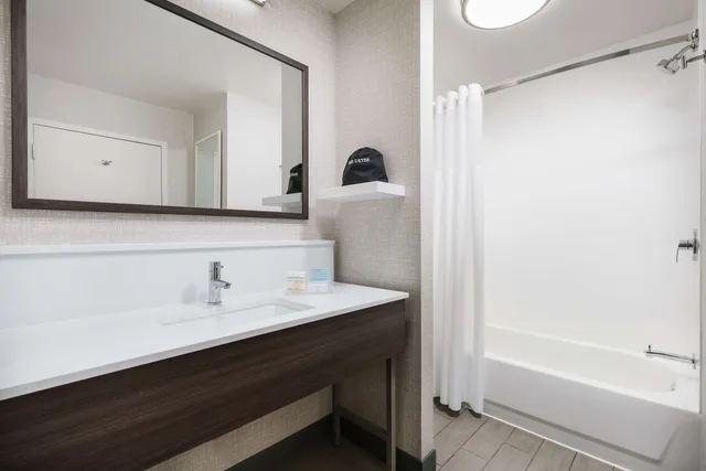 جناح استوديو بسريرين كوين مع أريكة، Hampton Inn and Suites Baltimore Inner Harbor 5/5