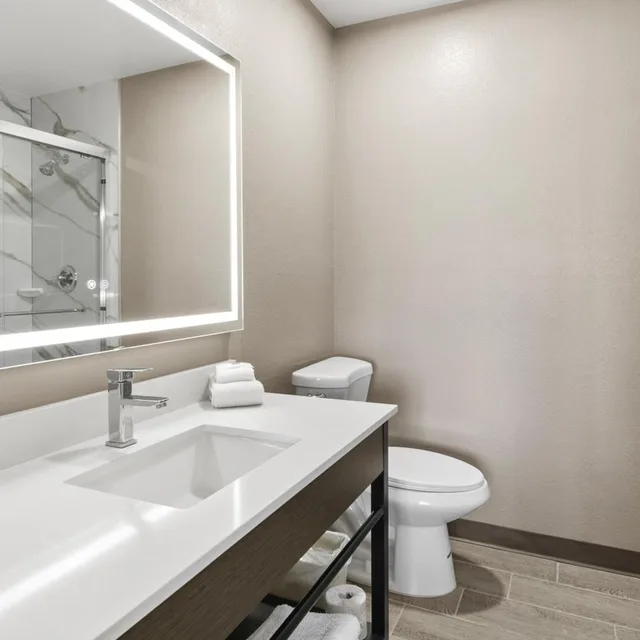 جناح، Motel6 Tempe, AZ – Elliot Road 6/7