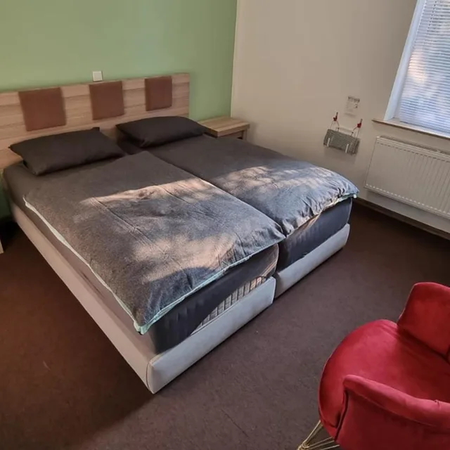 غرفة بسرير مزدوج بحمام خاص، Hotel Linda 2/7