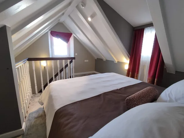 جناح تنفيذي بسريرين منفصلين، Xii Century Heritage Hotel 1/5