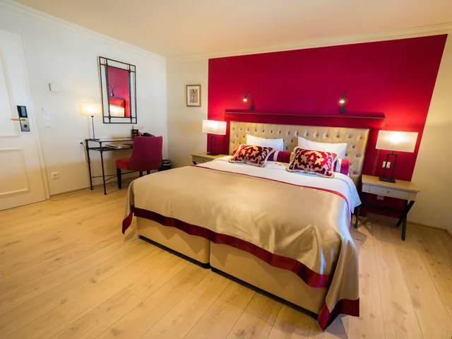 Castle, King Bed, CHATEAU D'URSPELT 2/10