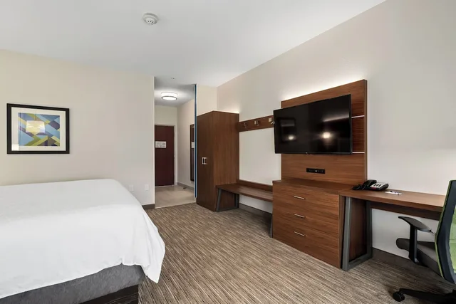 غرفة قياسية بسرير كينج، Holiday Inn Express Hotel And Suites Van Buren Ft Smith Area 5/10
