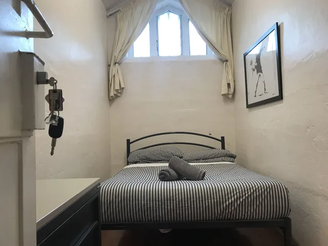 غرفة بسرير مزدوج بحمام مشترك، Jailhouse Accommodation 5/9