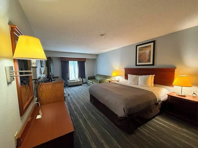 غرفة بسرير كوين لذوي الإعاقة، Baymont by Wyndham Memphis I-40 4/6