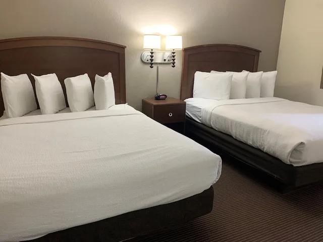 جناح بسريرين كوين، Americinn By Wyndham Ironwood 2/4